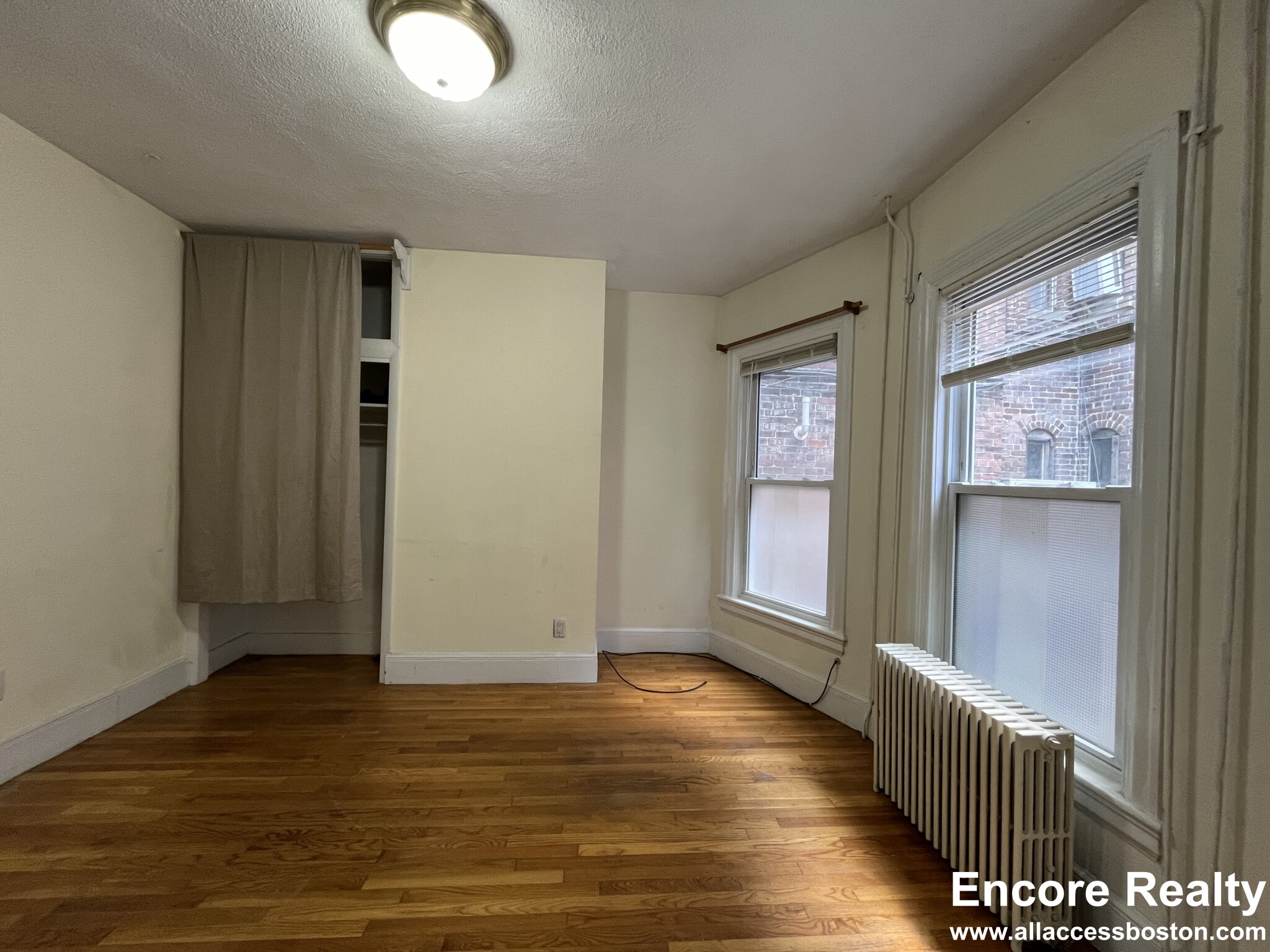 1 bed, 1 bath apartment for rent at 35 Harvard Sq Unit 1, Brookline Village — photo 2 of 10