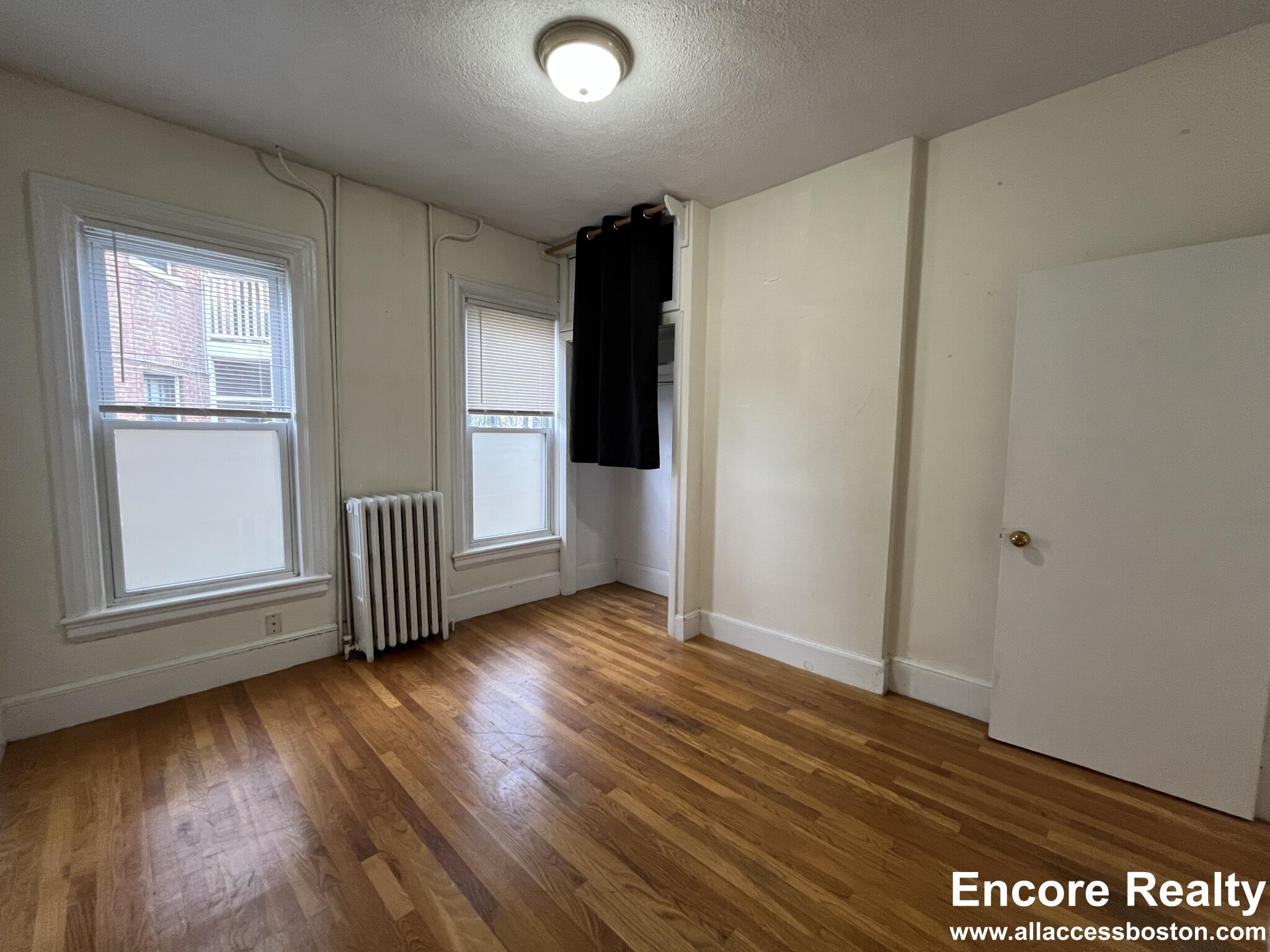 1 bed, 1 bath apartment for rent at 35 Harvard Sq Unit 1, Brookline Village — photo 10 of 10