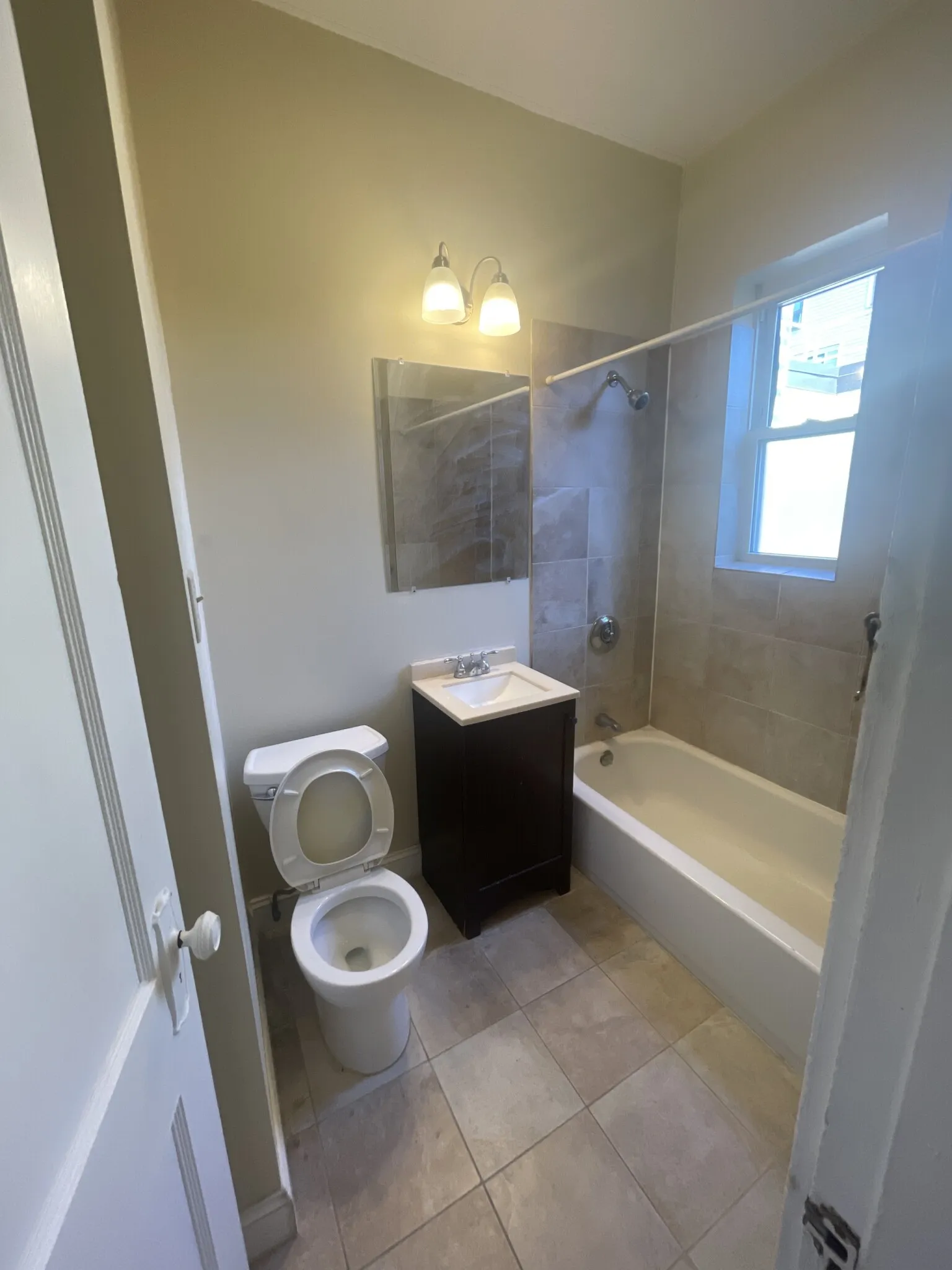 1 bed, 1 bath apartment for rent at 35 Hemenway St Unit 49, Fenway — photo 1 of 16