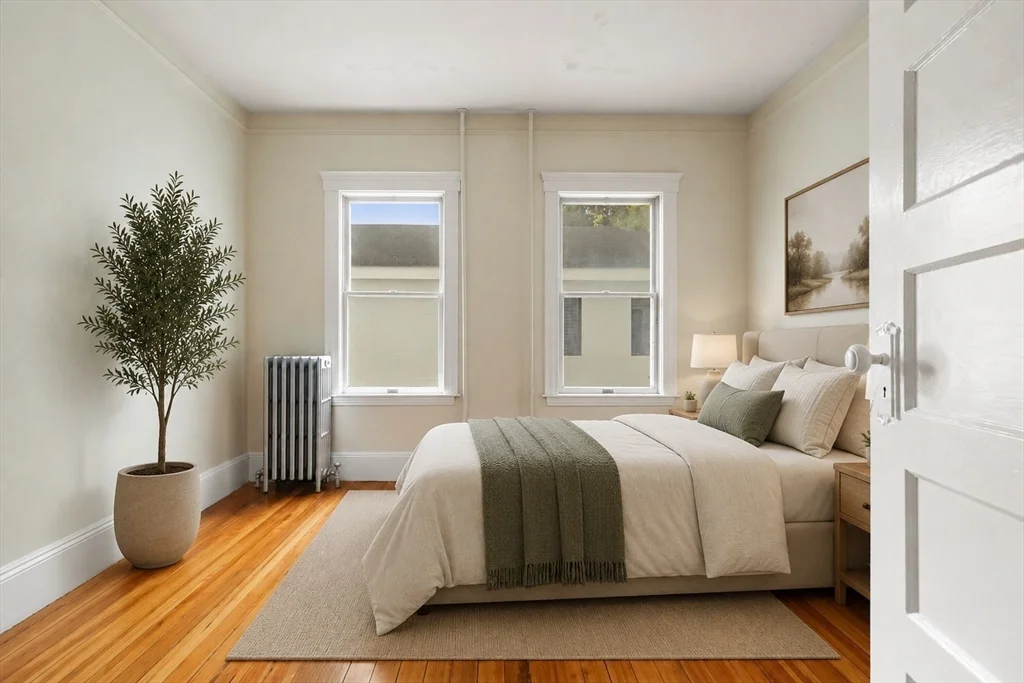 4 bed, 1 bath apartment for rent at 35 Heron St Unit 1, West Roxbury — photo 4 of 10