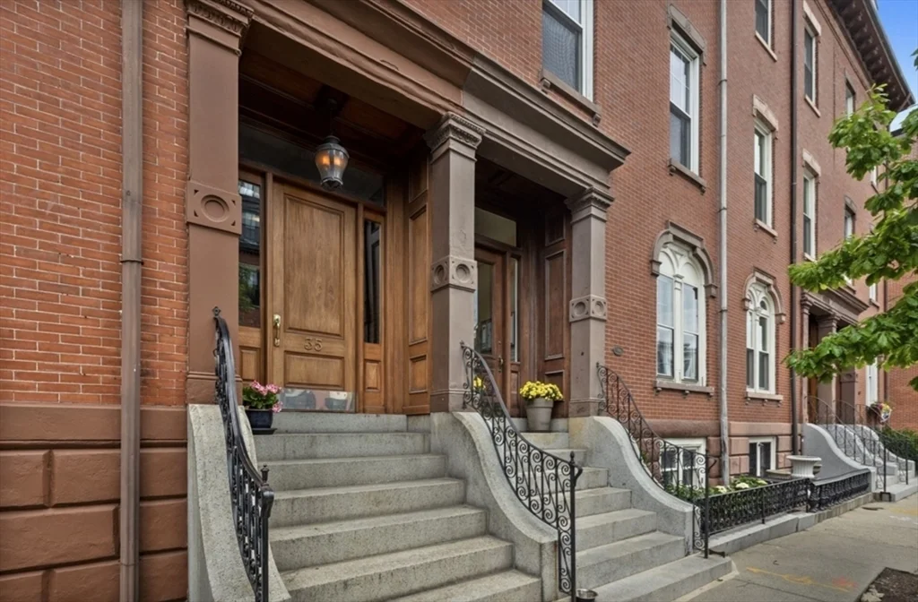 2 bed, 1 bath apartment for rent at 35 High St Unit 3, Charlestown — photo 15 of 16