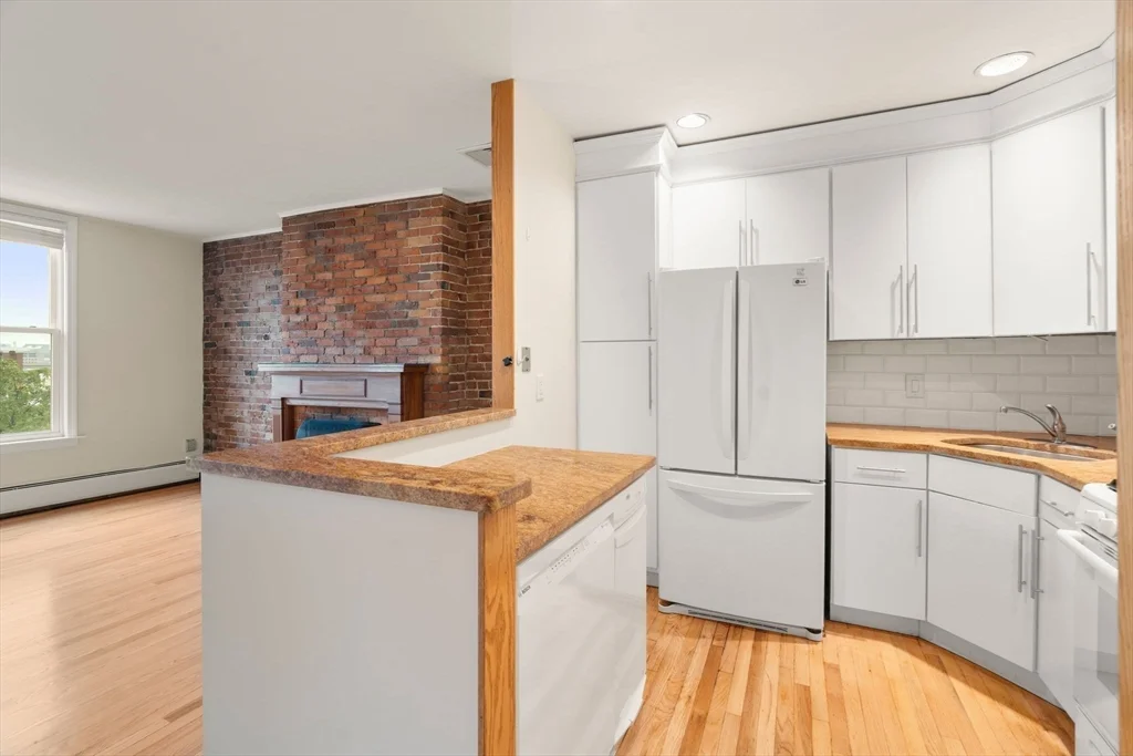2 bed, 1 bath apartment for rent at 35 High St Unit 3, Charlestown — photo 4 of 16