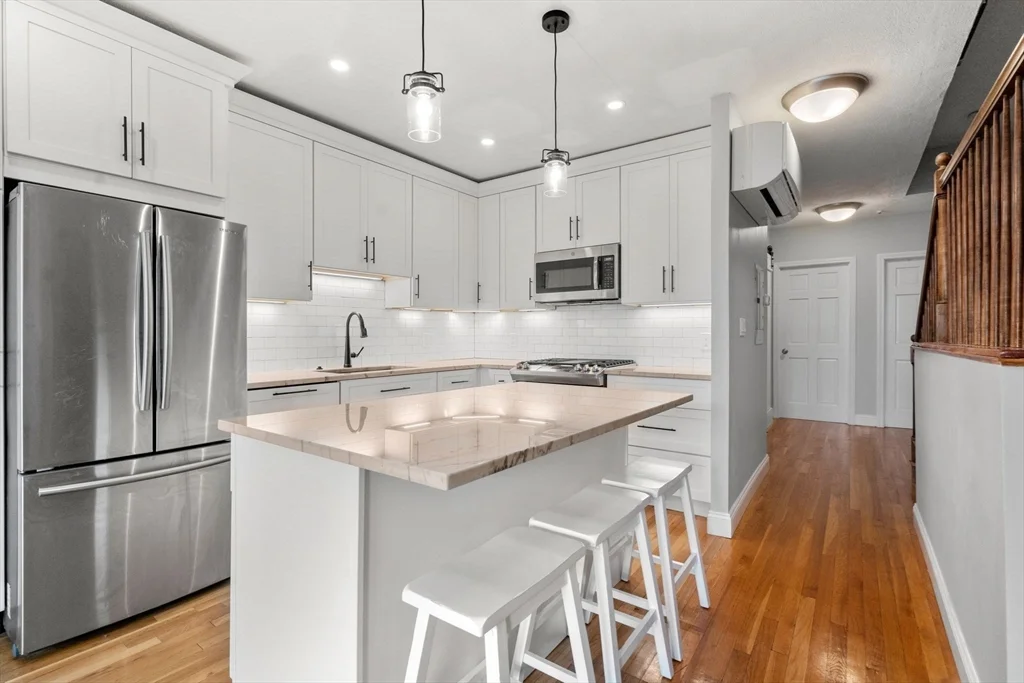 2 bed, 1 bath apartment for rent at 35 High St Unit 4, Charlestown — photo 4 of 15