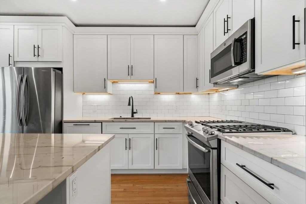 2 bed, 1 bath apartment for rent at 35 High St Unit 4, Charlestown — photo 5 of 15