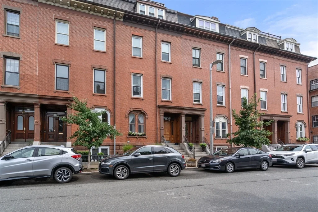 2 bed, 1 bath apartment for rent at 35 High St Unit 4, Charlestown — photo 3 of 15