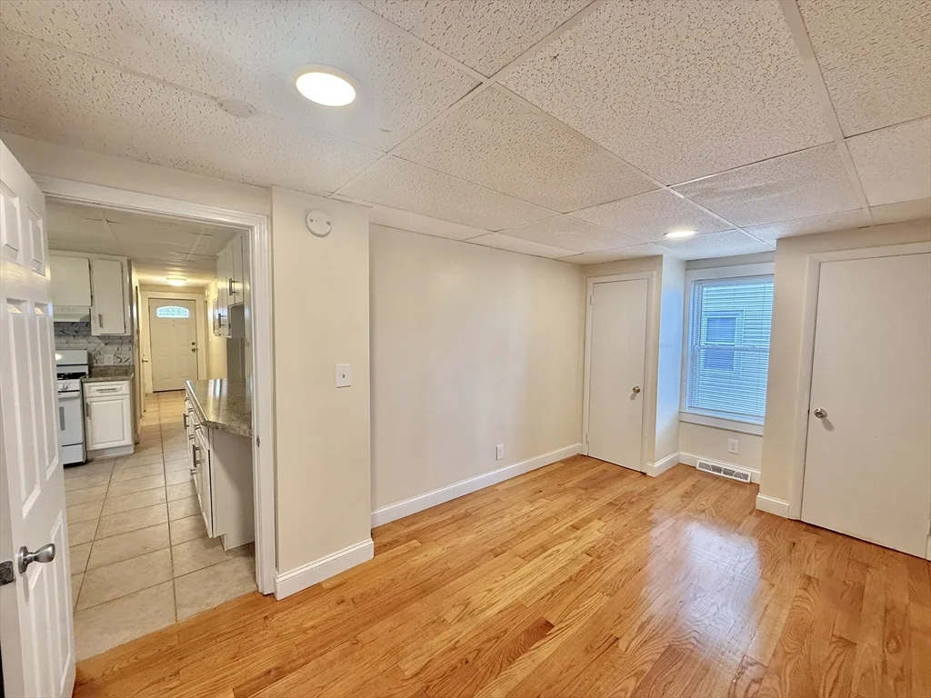 3 bed, 1 bath apartment for rent at 35 Highland Ave Unit 1, Everett — photo 19 of 22