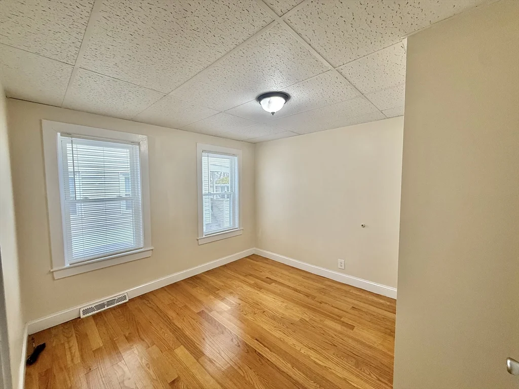 3 bed, 1 bath apartment for rent at 35 Highland Ave Unit 1, Everett — photo 11 of 22