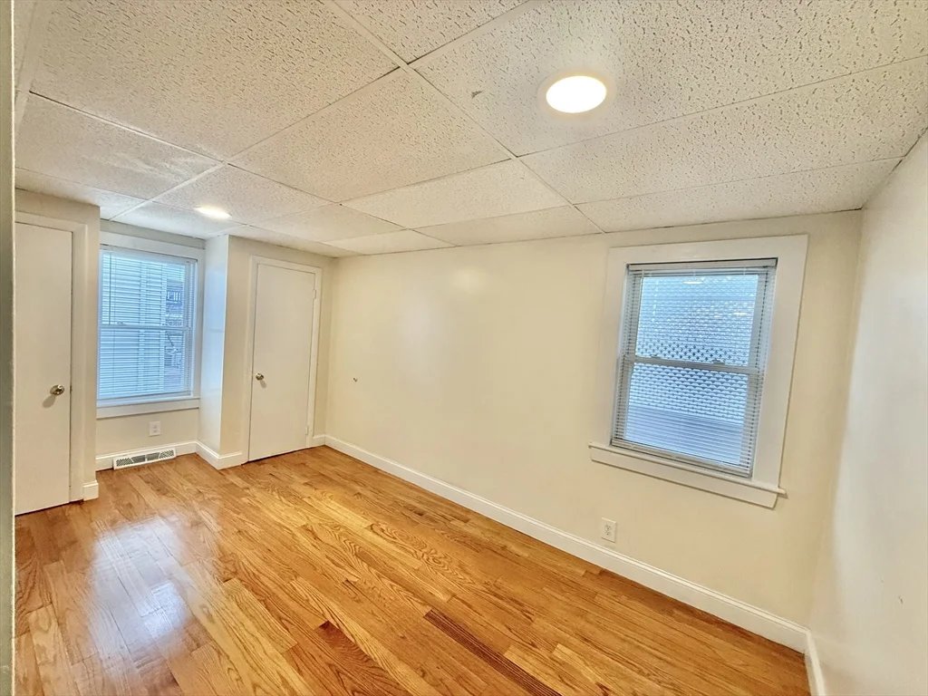 3 bed, 1 bath apartment for rent at 35 Highland Ave Unit 1, Everett — photo 21 of 22