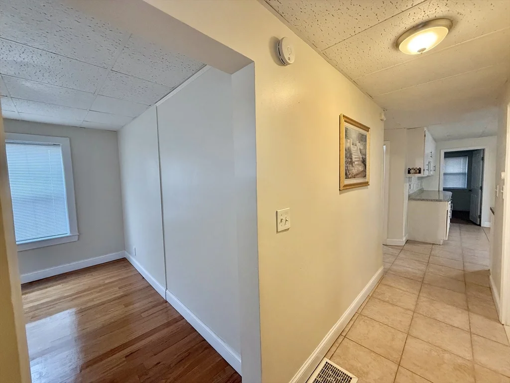 3 bed, 1 bath apartment for rent at 35 Highland Ave Unit 1, Everett — photo 3 of 22