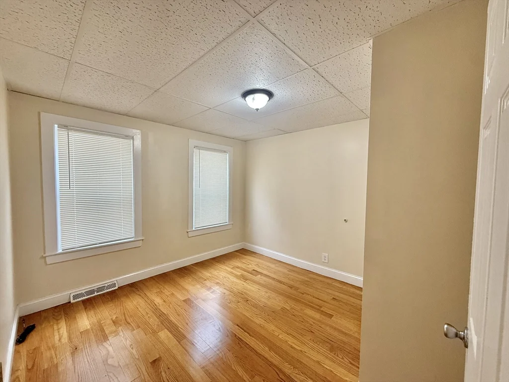 3 bed, 1 bath apartment for rent at 35 Highland Ave Unit 1, Everett — photo 15 of 22