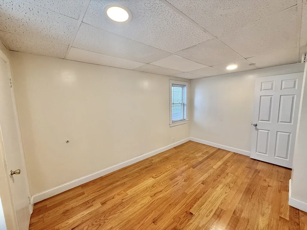 3 bed, 1 bath apartment for rent at 35 Highland Ave Unit 1, Everett — photo 16 of 22