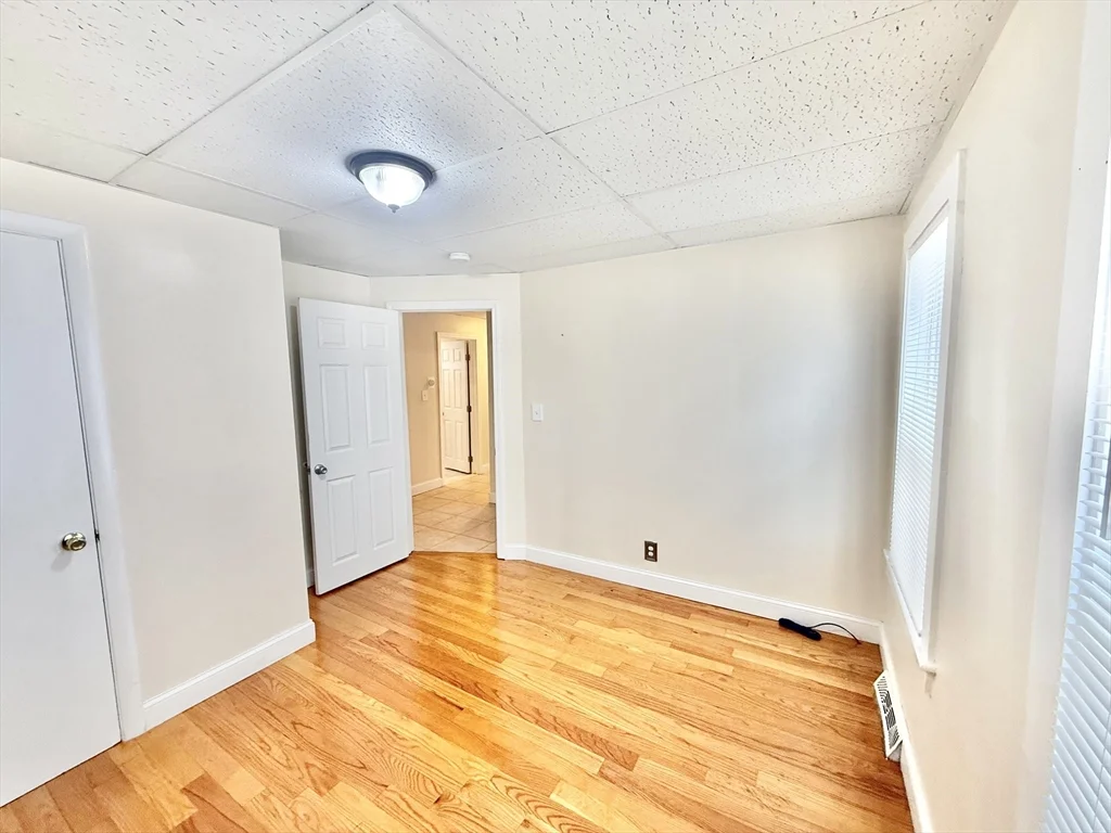 3 bed, 1 bath apartment for rent at 35 Highland Ave Unit 1, Everett — photo 12 of 22