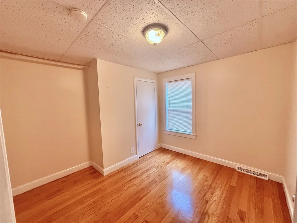 3 bed, 1 bath apartment for rent at 35 Highland Ave Unit 1, Everett — photo 14 of 22
