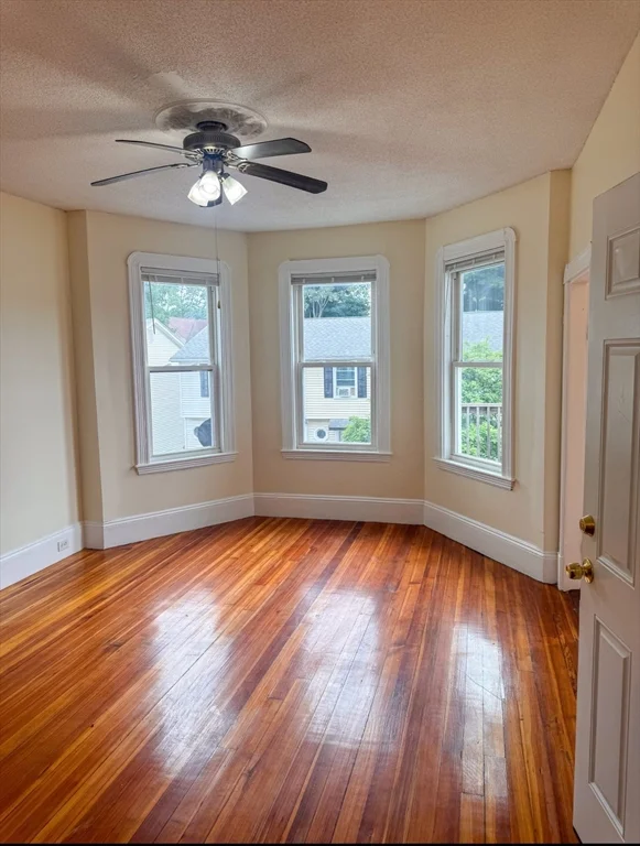 4 bed, 2 bath apartment for rent at 35 Hollander St Unit 2, Roxbury — photo 5 of 17