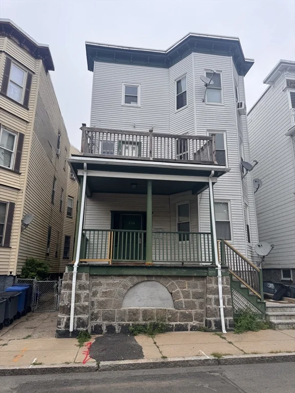 4 bed, 2 bath apartment for rent at 35 Hollander St Unit 2, Roxbury