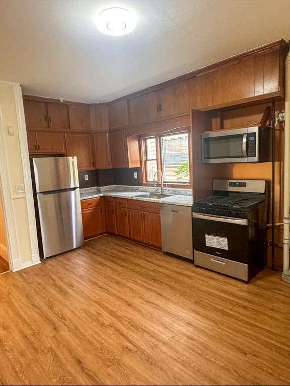 4 bed, 2 bath apartment for rent at 35 Hollander St Unit 2, Roxbury — photo 12 of 17