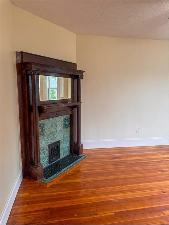 4 bed, 2 bath apartment for rent at 35 Hollander St Unit 2, Roxbury — photo 4 of 17