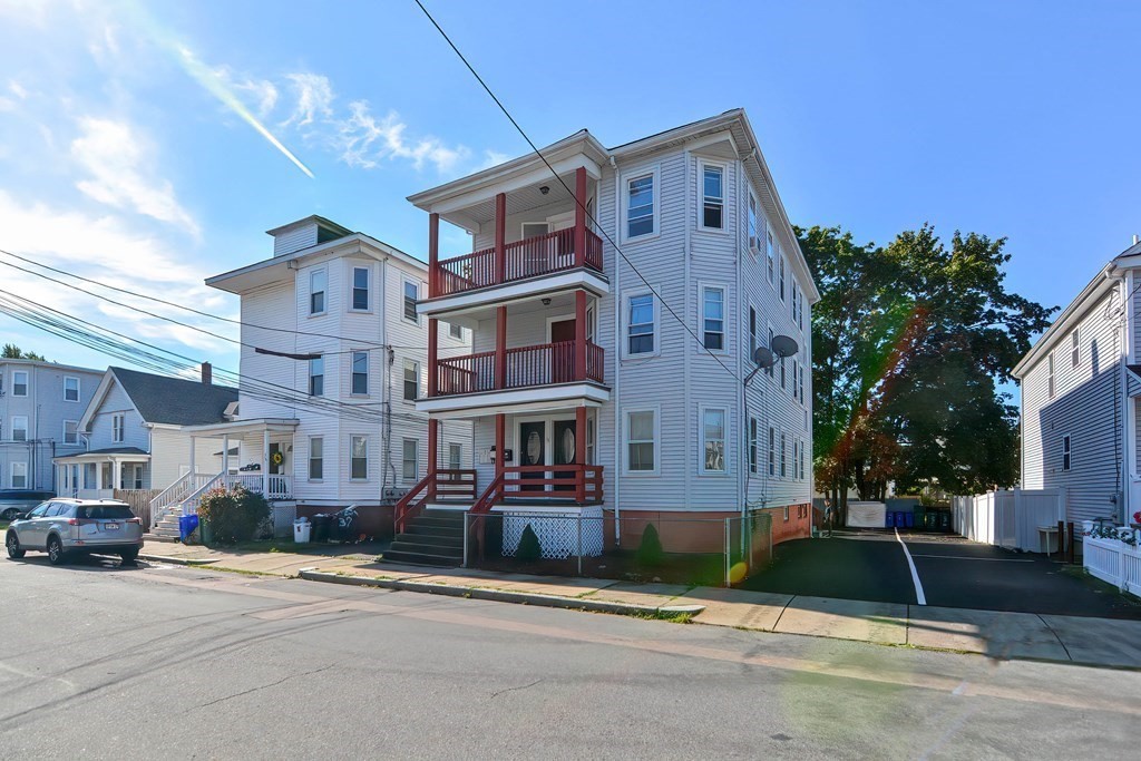 2 bed, 1 bath apartment for rent at 35 Holman St Unit 1, Attleboro — photo 4 of 5