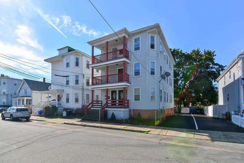 2 bed, 1 bath apartment for rent at 35 Holman St Unit 2, Attleboro
