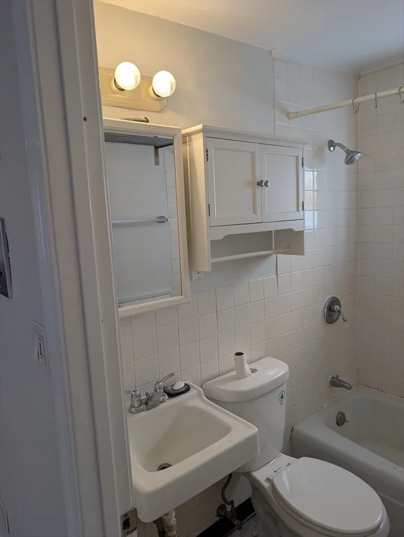 1 bed, 1 bath apartment for rent at 35 Homer Ave Unit 7, West Cambridge — photo 6 of 15