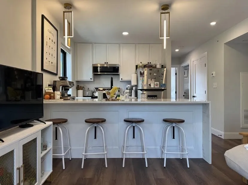 3 bed, 3 bath apartment for rent at 35 Hunnewell Ave Unit 3, Oak Square — photo 5 of 11