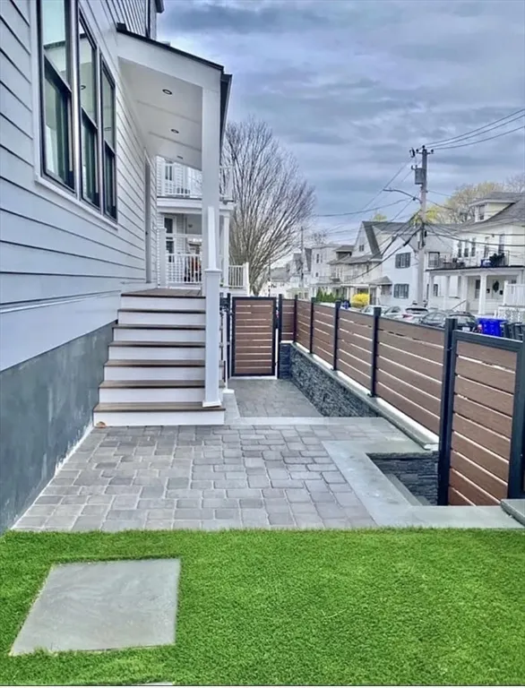 3 bed, 3 bath apartment for rent at 35 Hunnewell Ave Unit 3, Oak Square — photo 3 of 11