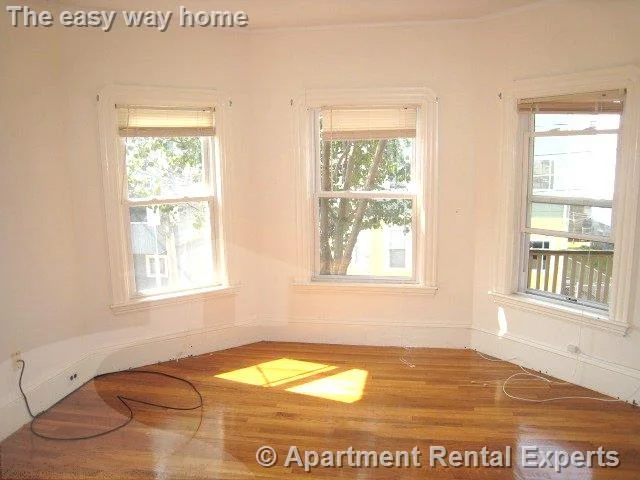 3 bed, 1 bath apartment for rent at 35 Ibbetson St, Porter Square — photo 1 of 8