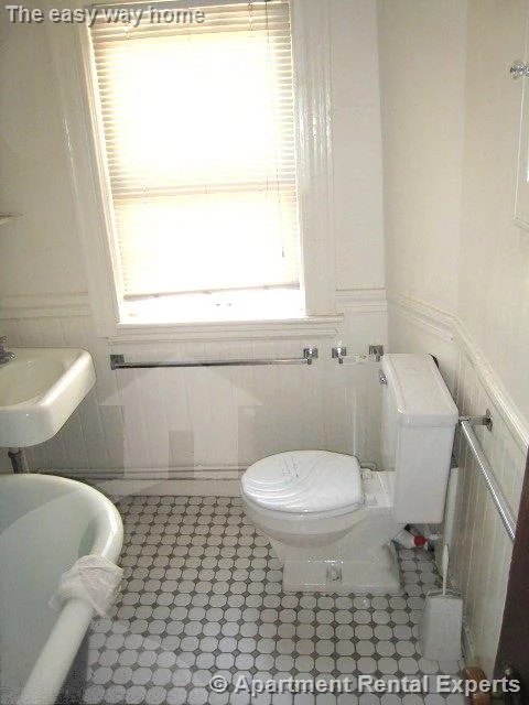 3 bed, 1 bath apartment for rent at 35 Ibbetson St, Porter Square — photo 5 of 8