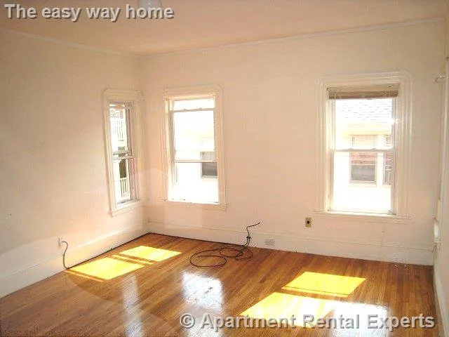 3 bed, 1 bath apartment for rent at 35 Ibbetson St, Porter Square — photo 4 of 8