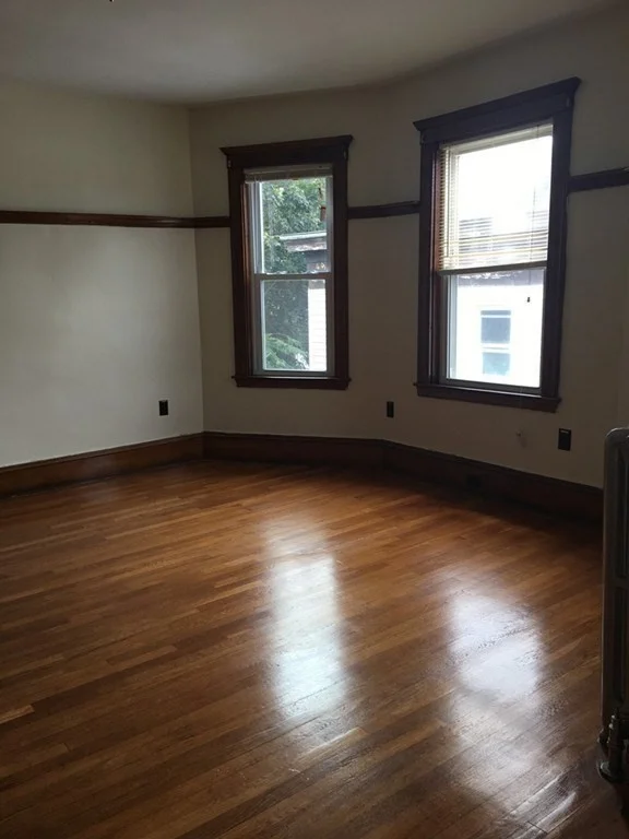 3 bed, 1 bath apartment for rent at 35 Iffley Rd Unit 3, Jamaica Plain — photo 4 of 12