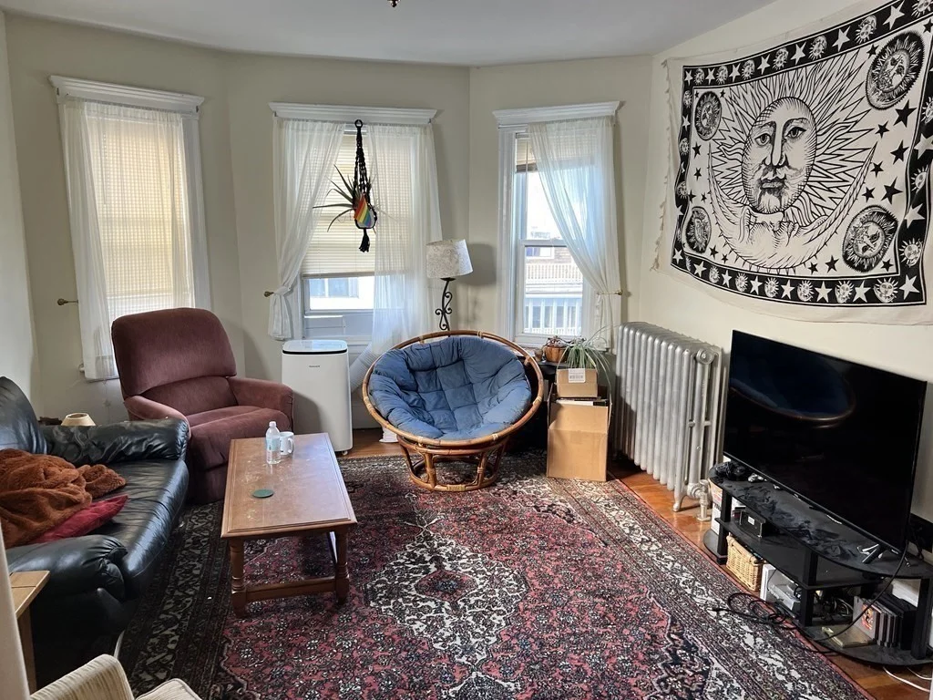 3 bed, 1 bath apartment for rent at 35 Iffley Rd Unit 3, Jamaica Plain — photo 7 of 12