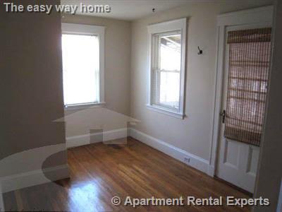 3 bed, 1 bath apartment for rent at 35 Irvington Rd Unit 2, Tufts — photo 12 of 28