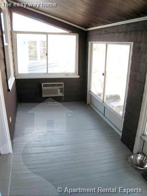 3 bed, 1 bath apartment for rent at 35 Irvington Rd Unit 2, Tufts — photo 7 of 28