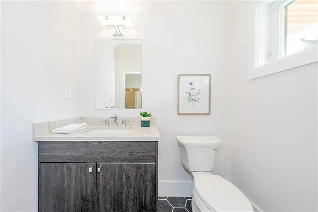 4 bed, 3 bath apartment for rent at 35 John St Unit 35, Newton — photo 14 of 29