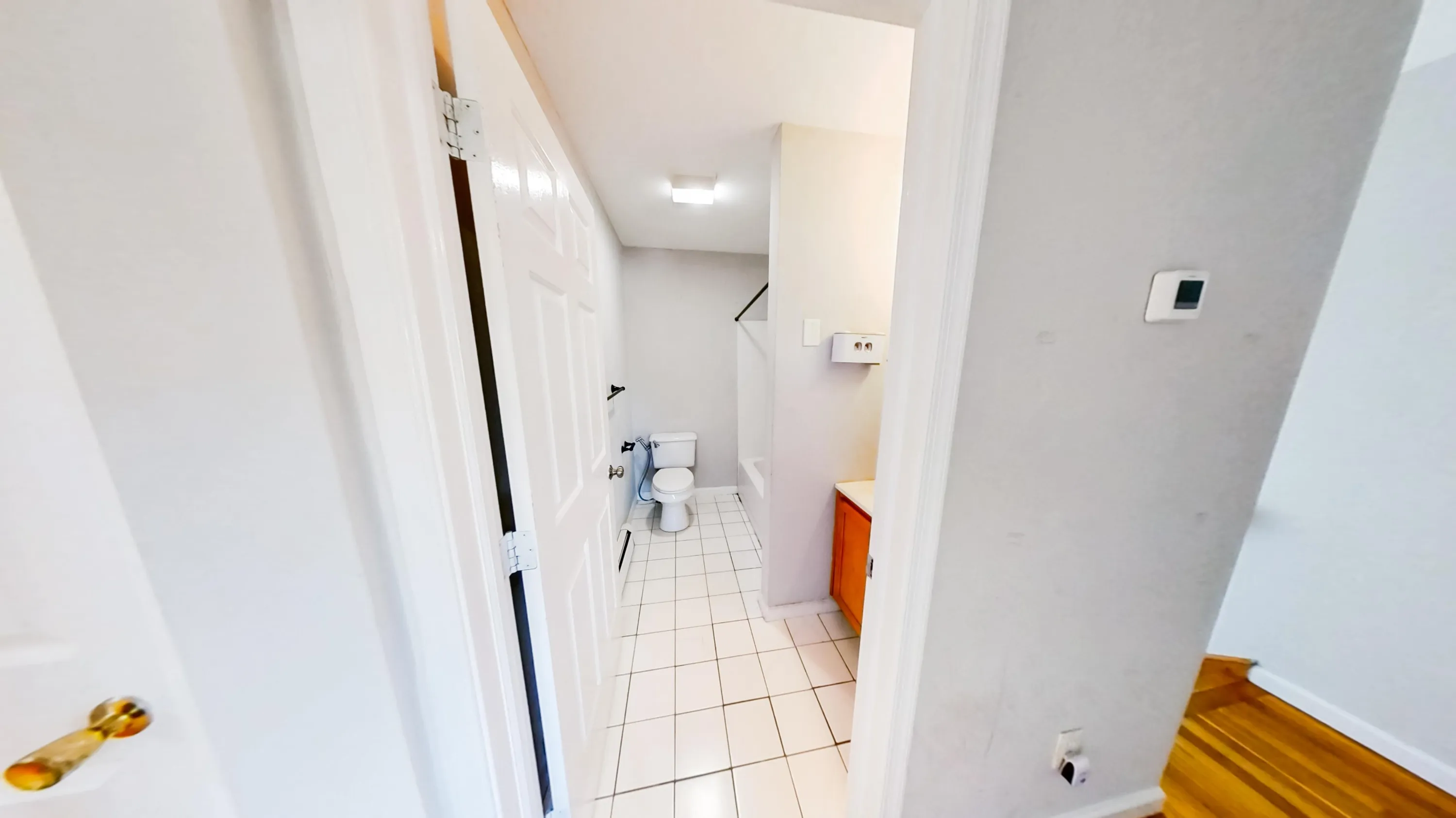 5 bed, 2.5 bath apartment for rent at 35 Juniper St Unit 1, Roxbury — photo 10 of 11