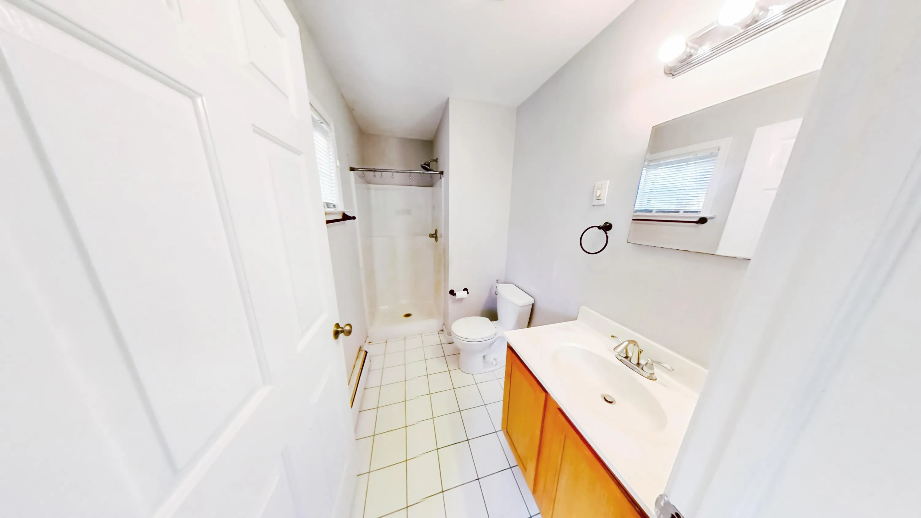 5 bed, 2.5 bath apartment for rent at 35 Juniper St Unit 1, Roxbury — photo 9 of 11