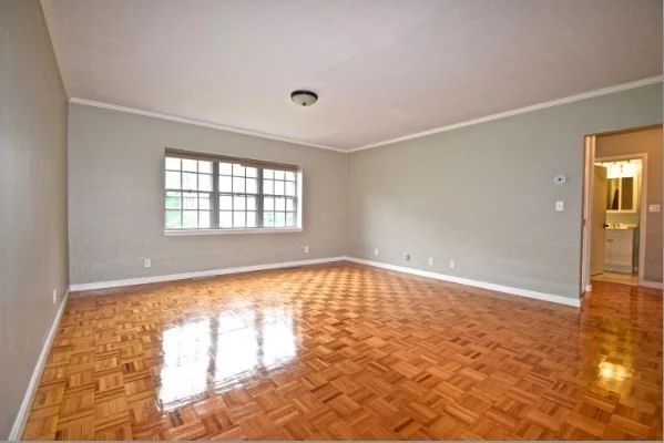 3 bed, 2 bath apartment for rent at 35 Lake Shore Ct Unit 1, Brighton — photo 2 of 9