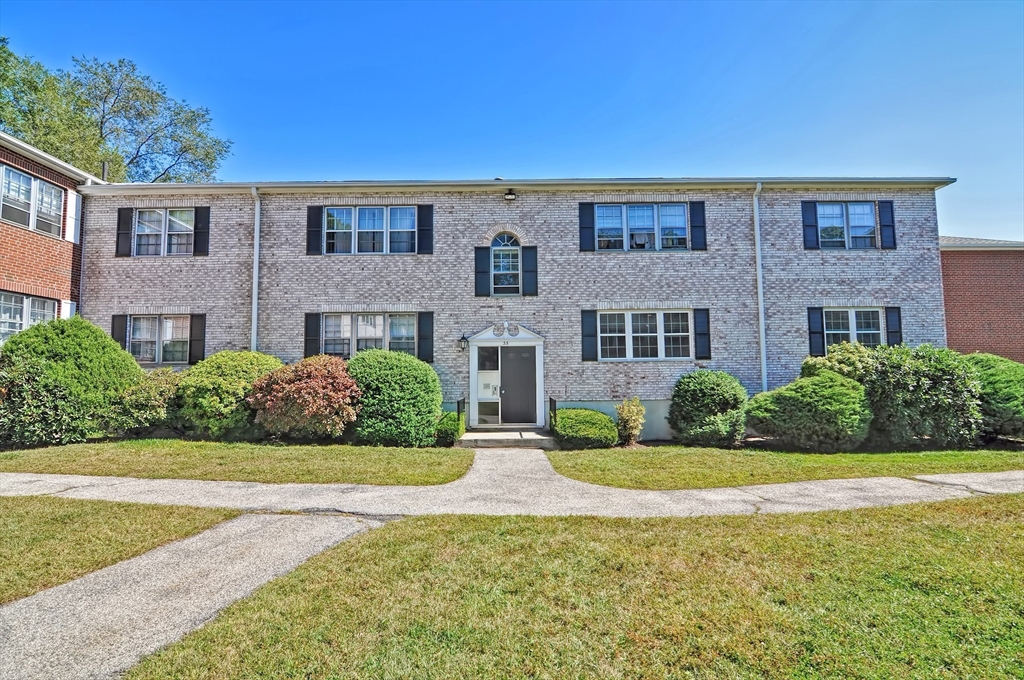 3 bed, 2 bath apartment for rent at 35 Lake Shore Ct Unit 2, Brighton