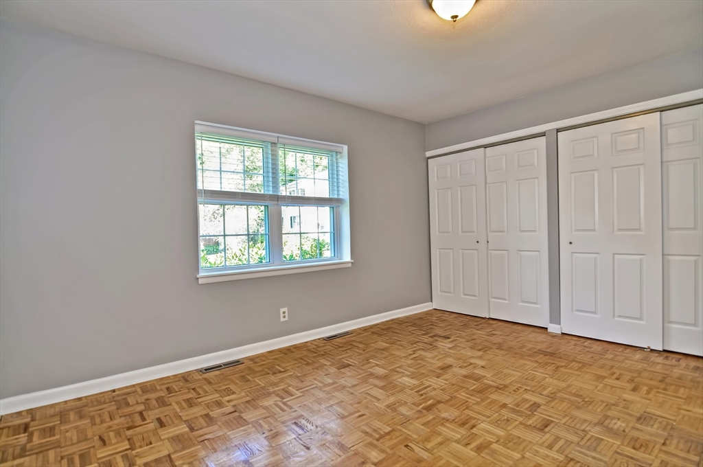 3 bed, 2 bath apartment for rent at 35 Lake Shore Ct Unit 2, Brighton — photo 12 of 19