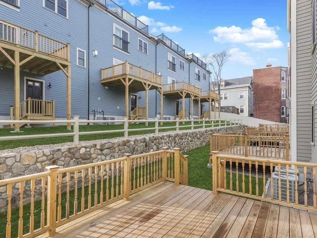3 bed, 2 bath apartment for rent at 35 Lambert St Unit 35, Roxbury — photo 10 of 11