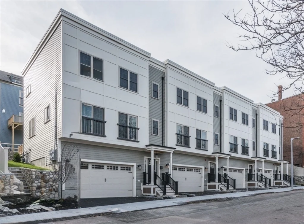 3 bed, 2 bath apartment for rent at 35 Lambert St Unit 35, Roxbury — photo 1 of 11
