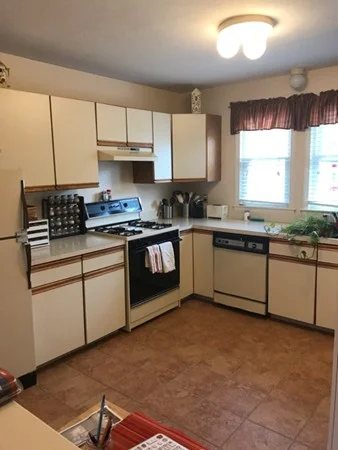 2 bed, 1 bath apartment for rent at 35 Lamplighter Ln Unit 35, Easton — photo 1 of 9