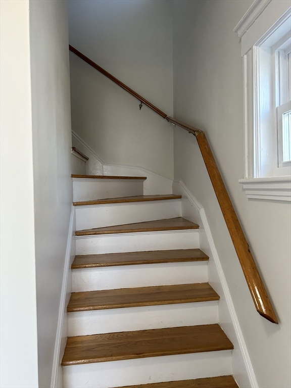 3 bed, 1 bath apartment for rent at 35 Leniston Unit 2, Roslindale — photo 3 of 24