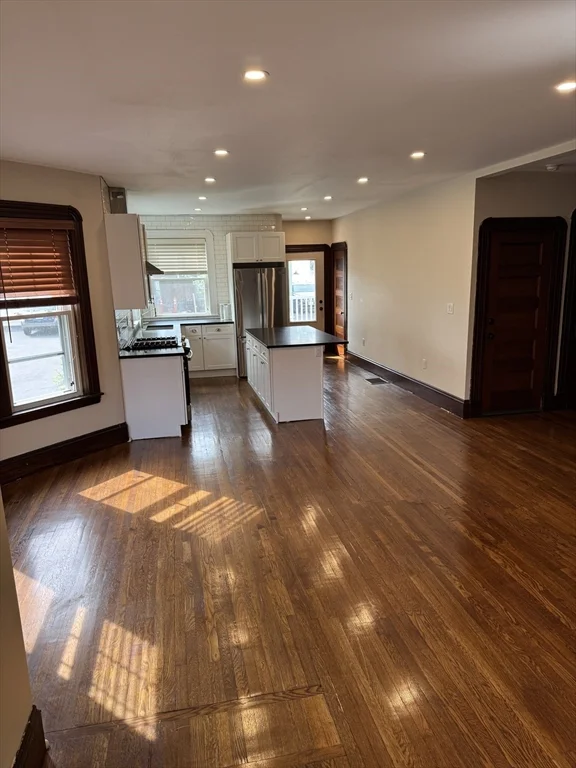 2 bed, 1 bath apartment for rent at 35 Lincoln St Unit 1, Winthrop — photo 1 of 11