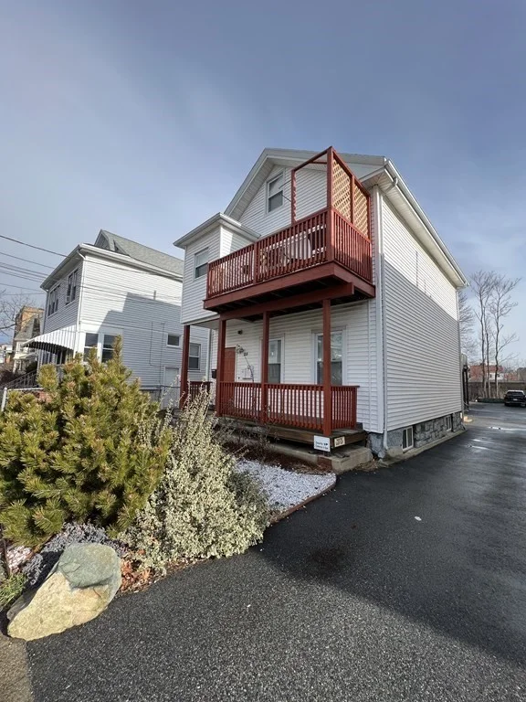 1 bed, 1 bath apartment for rent at 35 Lincoln St Unit 4, Malden — photo 1 of 13