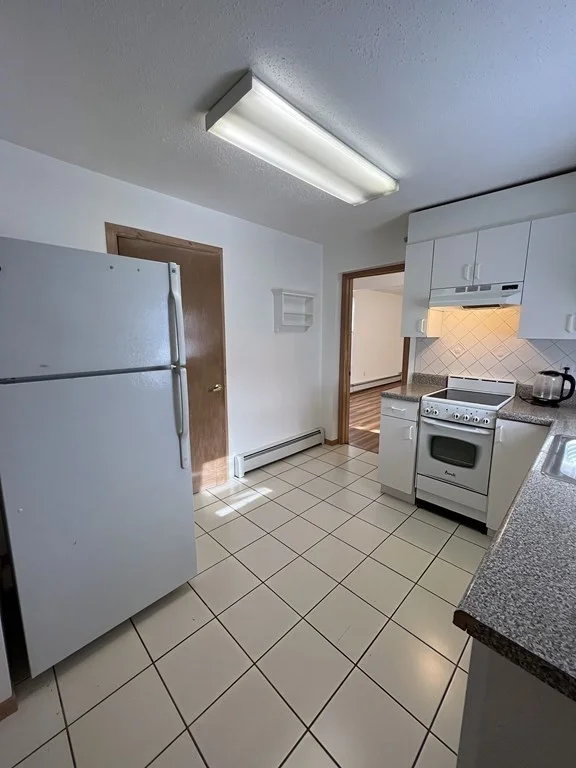 1 bed, 1 bath apartment for rent at 35 Lincoln St Unit 4, Malden — photo 3 of 13