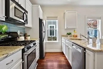 2 bed, 1 bath apartment for rent at 35 Magnolia Ave Unit 2, Central Square — photo 4 of 16