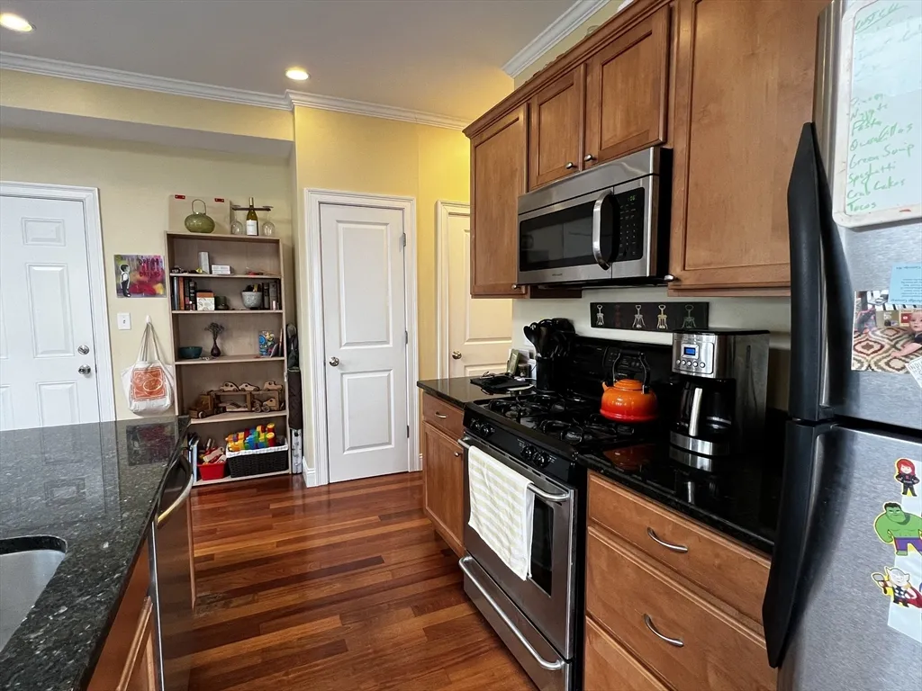 2 bed, 1.5 bath apartment for rent at 35 Magnolia Ave Unit 6, Mid Cambridge — photo 6 of 13