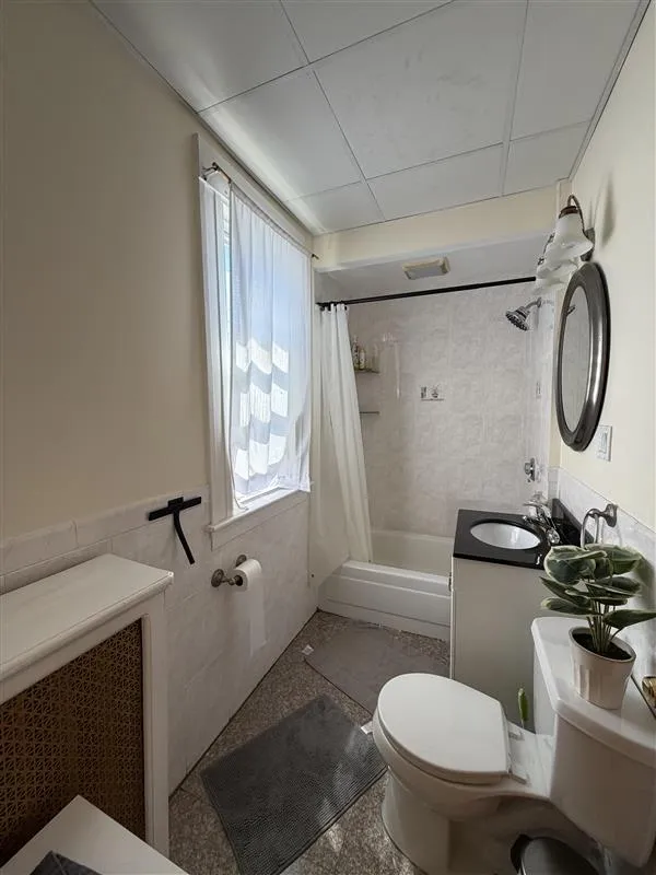 3 bed, 2 bath apartment for rent at 35 Magnus Ave Unit 3, Ward Two — photo 12 of 16