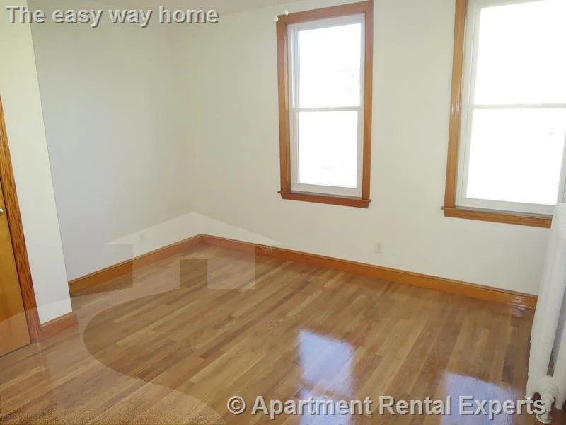 3 bed, 1 bath apartment for rent at 35 Mansfield St Unit 2, Union Square — photo 9 of 12